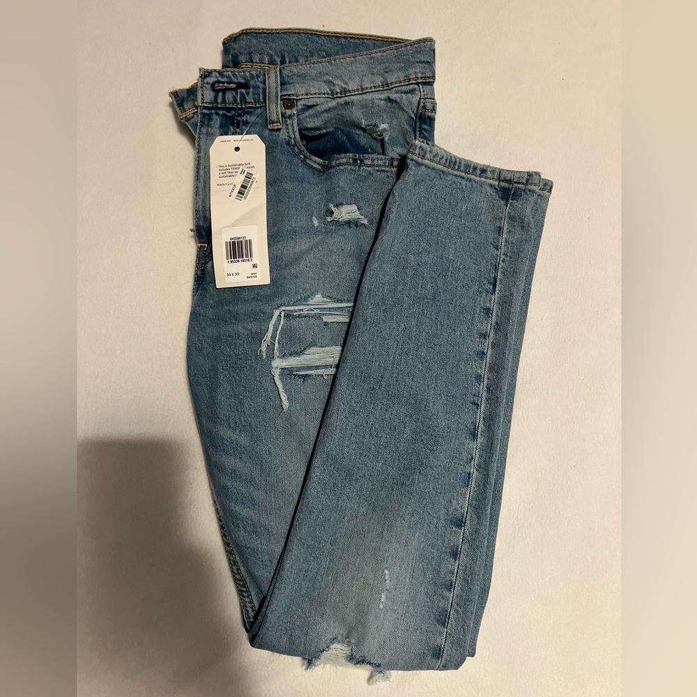 NWT - Levi Women Jeans Skinny Taper Size 33x30